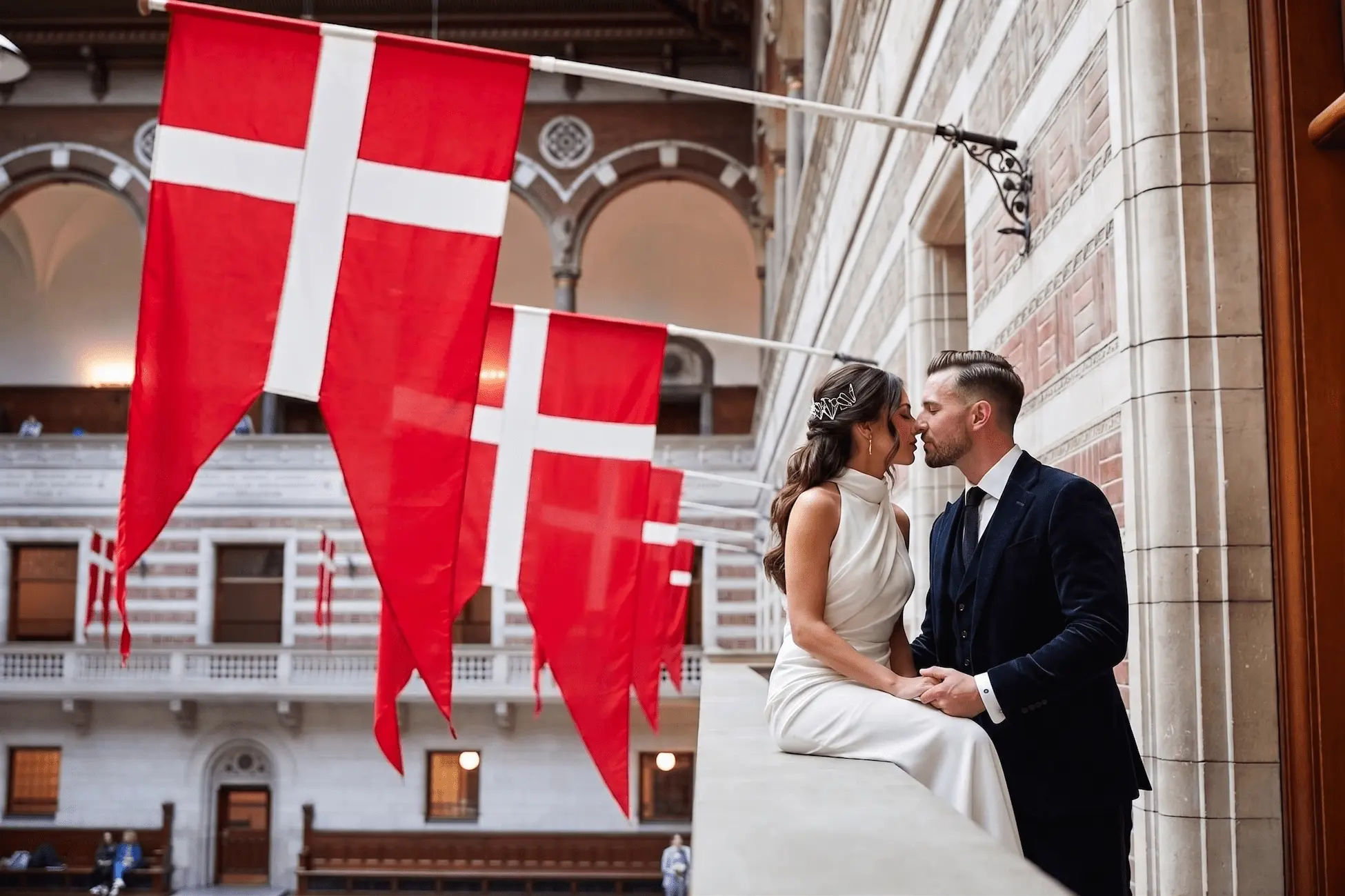 Matrimonio a Copenhagen — elopement minimalista tra i canali di Nyhavn e il Design District danese